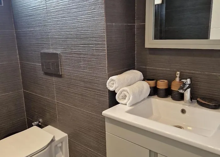 Kantara Olivia * Aglantzia